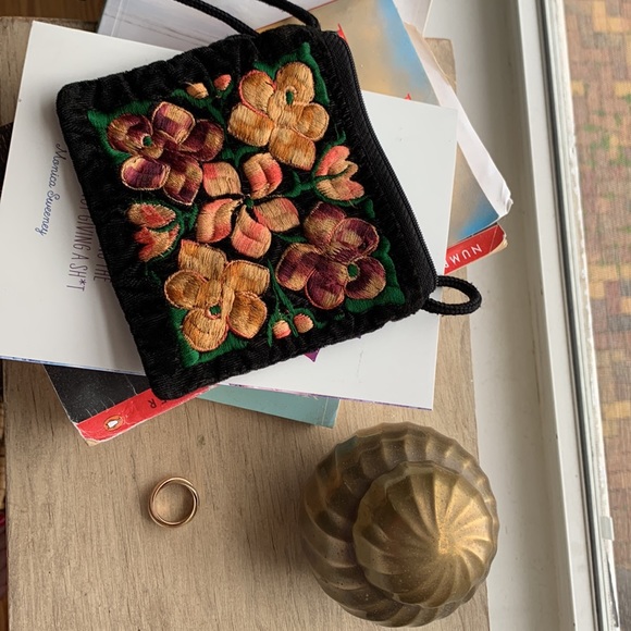 Beautifully embroidered mini velvet purse. 4” x 4” - Picture 4 of 4